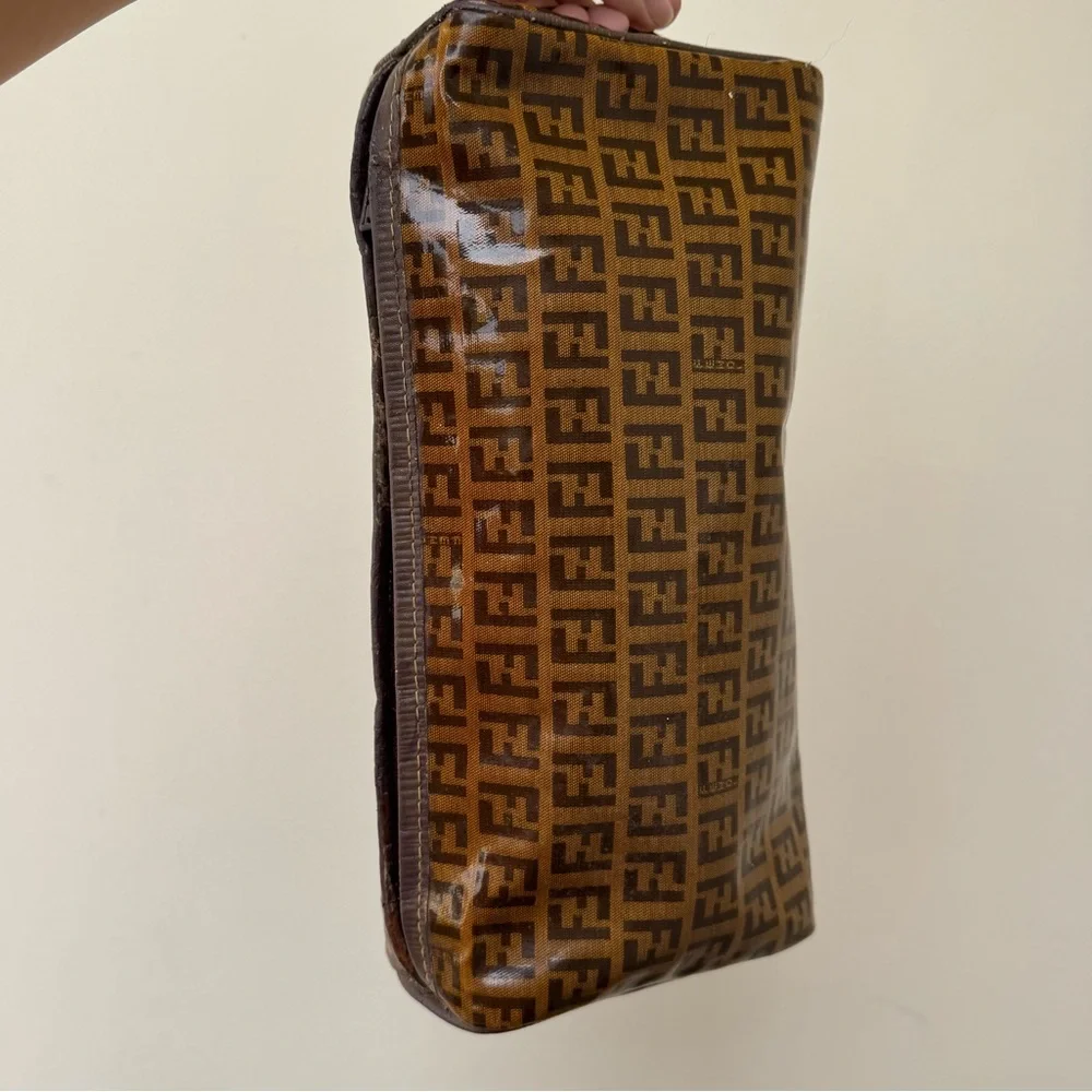 LARGE FENDI POUCH
